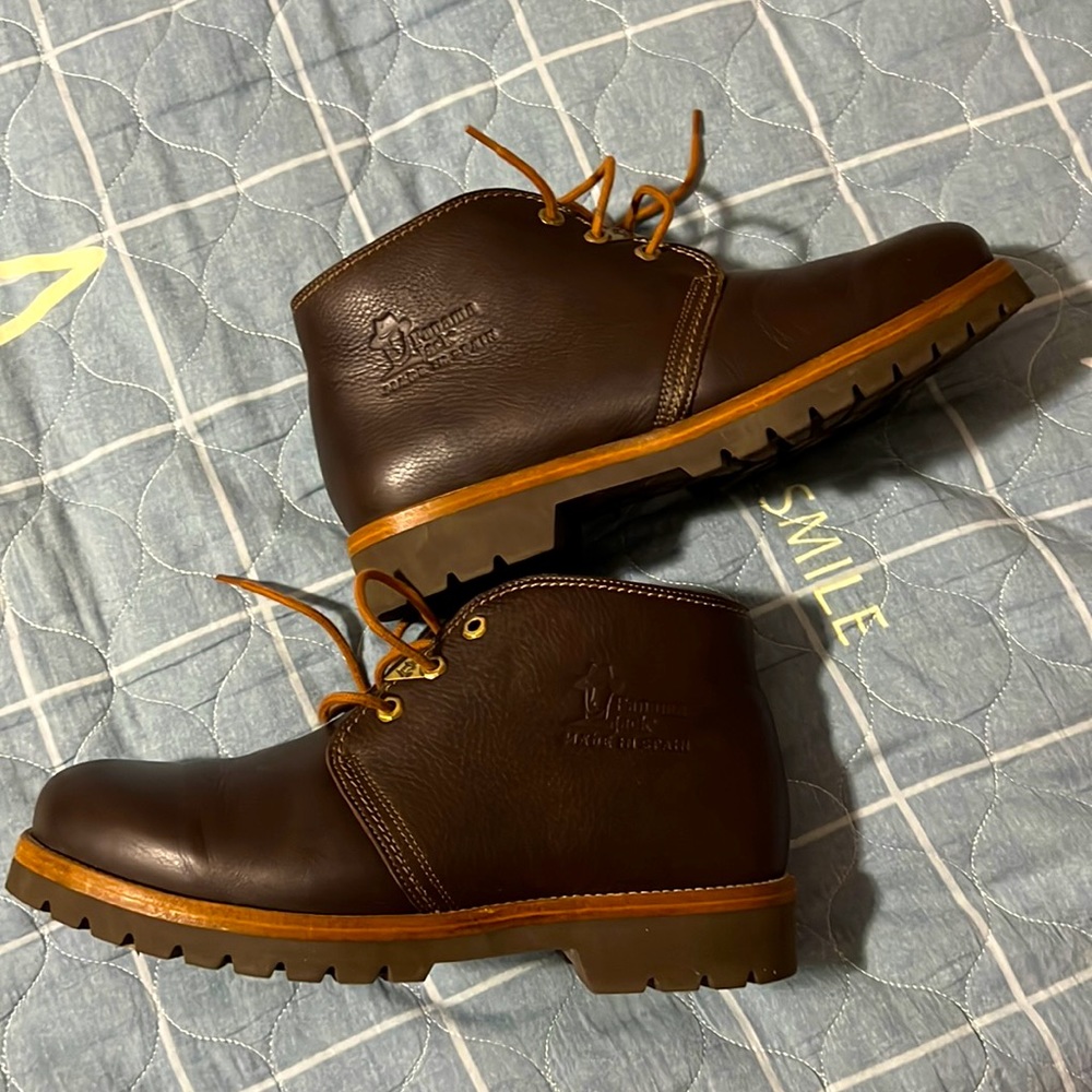 Panama Jack Chukka boots, size Euro 44. Fully leather, made in Spain.